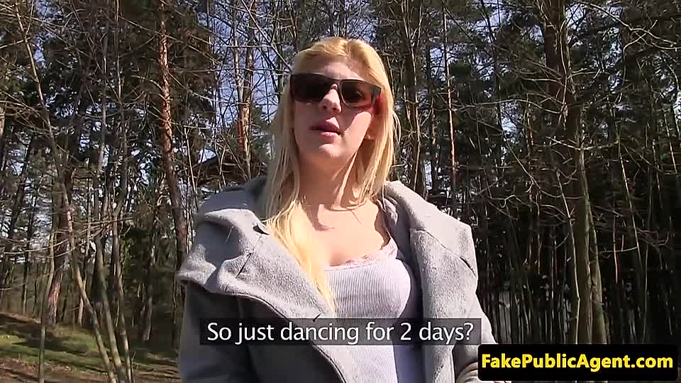 Blondes Privatmädchen lässt sich für Rechnungen ficken